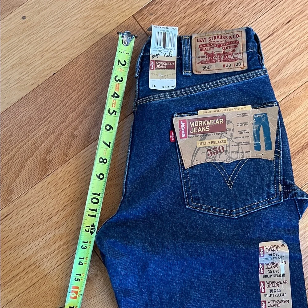 Levi's workwear Dark Blue Relaxed Fit Jeans 550 30”waist